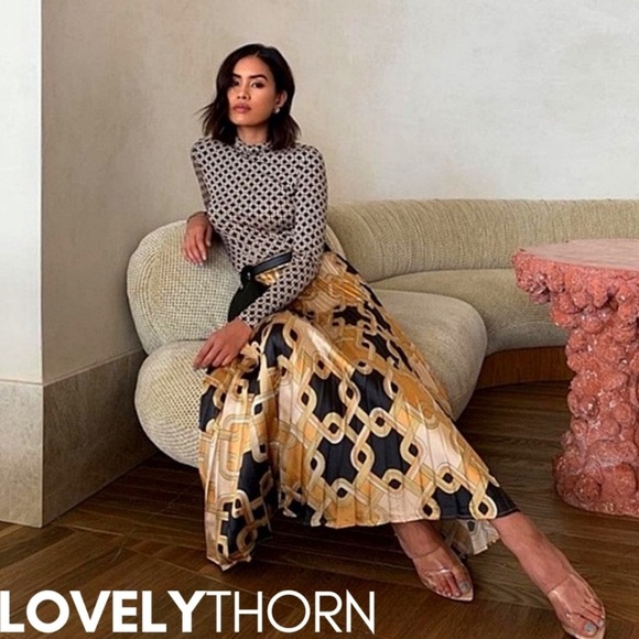 Gorgeous H&M x Richard Allan Pleated Skirt High Waisted Skirt Small - Picture 4 of 13